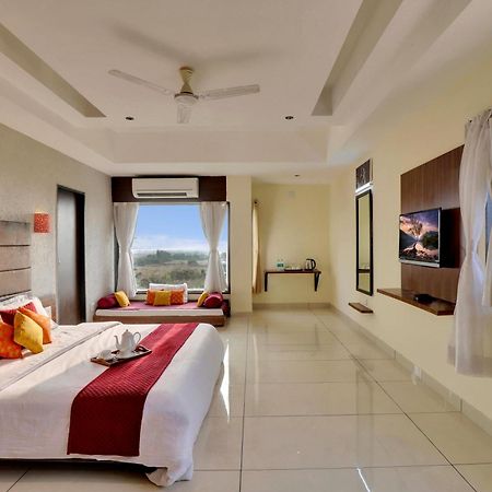 Goverdhan Greens Resort Dwarka L Hotels In Dwarka Extérieur photo
