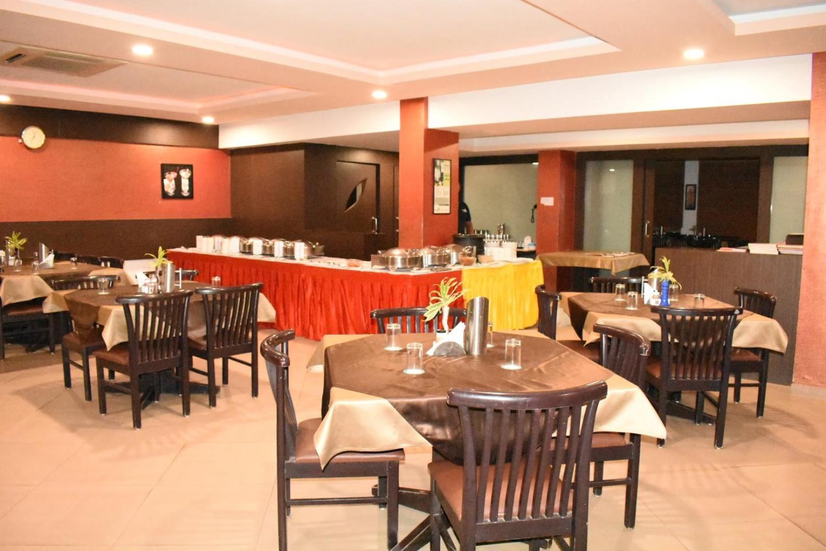 Goverdhan Greens Resort Dwarka L Hotels In Dwarka Extérieur photo