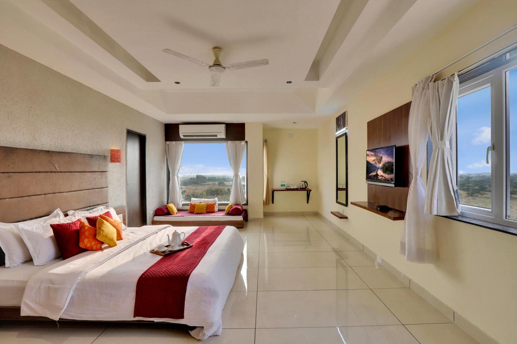 Goverdhan Greens Resort Dwarka L Hotels In Dwarka Extérieur photo