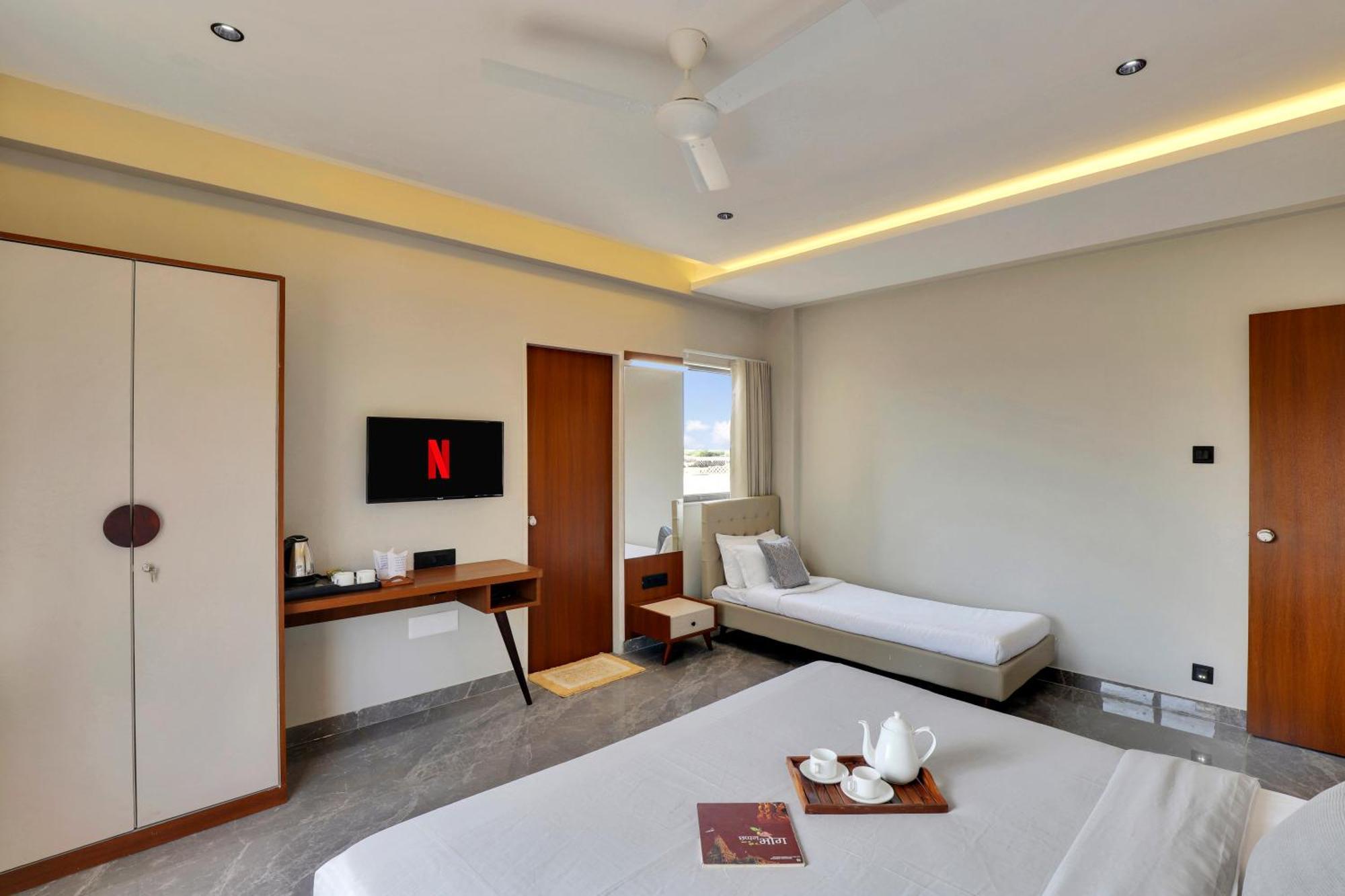 Goverdhan Greens Resort Dwarka L Hotels In Dwarka Extérieur photo