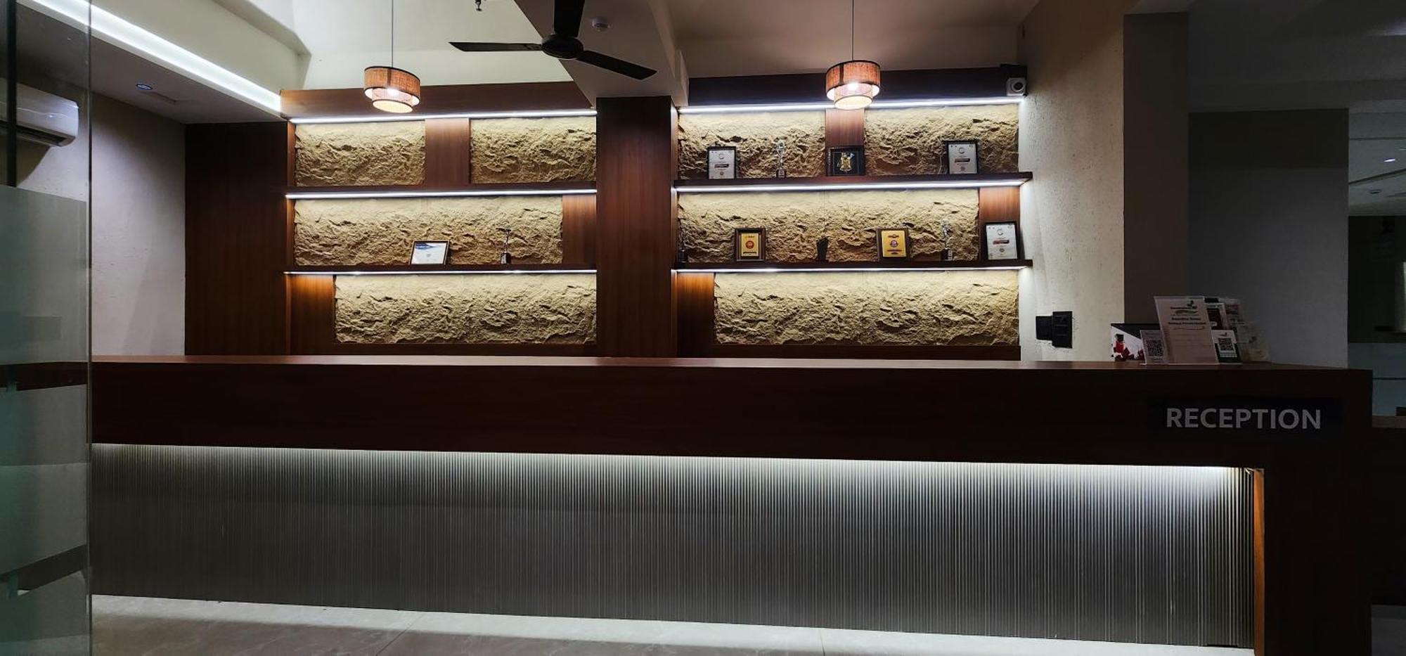Goverdhan Greens Resort Dwarka L Hotels In Dwarka Extérieur photo