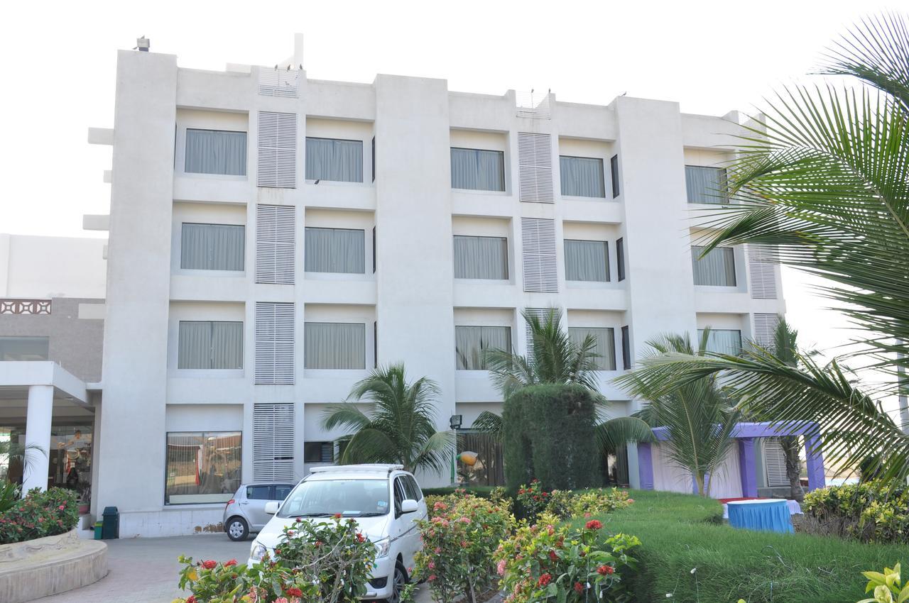 Goverdhan Greens Resort Dwarka L Hotels In Dwarka Extérieur photo