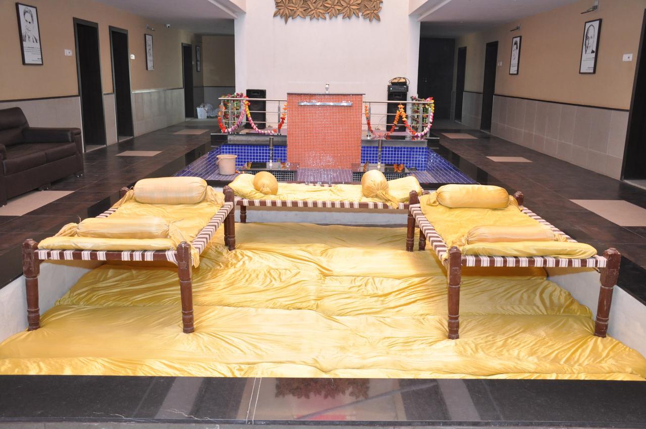 Goverdhan Greens Resort Dwarka L Hotels In Dwarka Extérieur photo