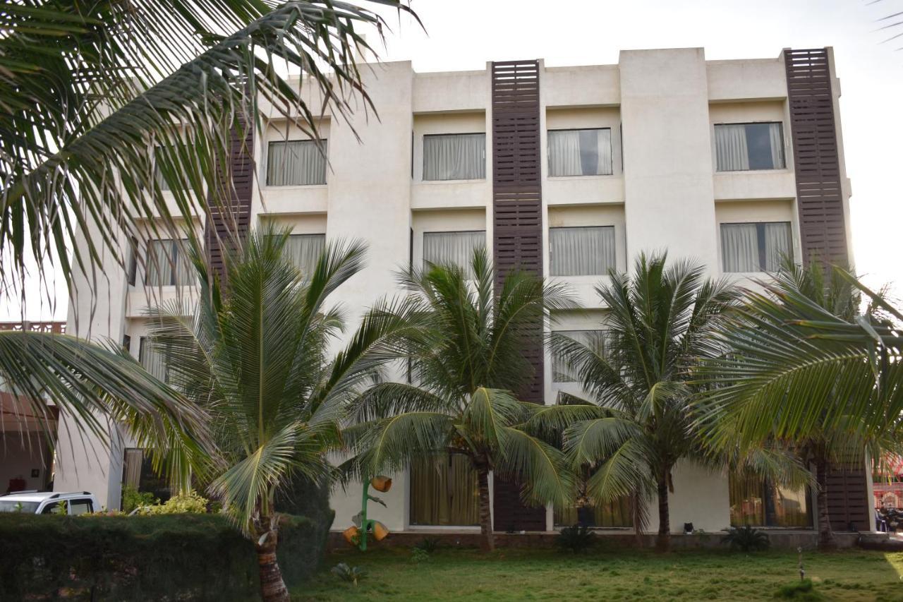 Goverdhan Greens Resort Dwarka L Hotels In Dwarka Extérieur photo