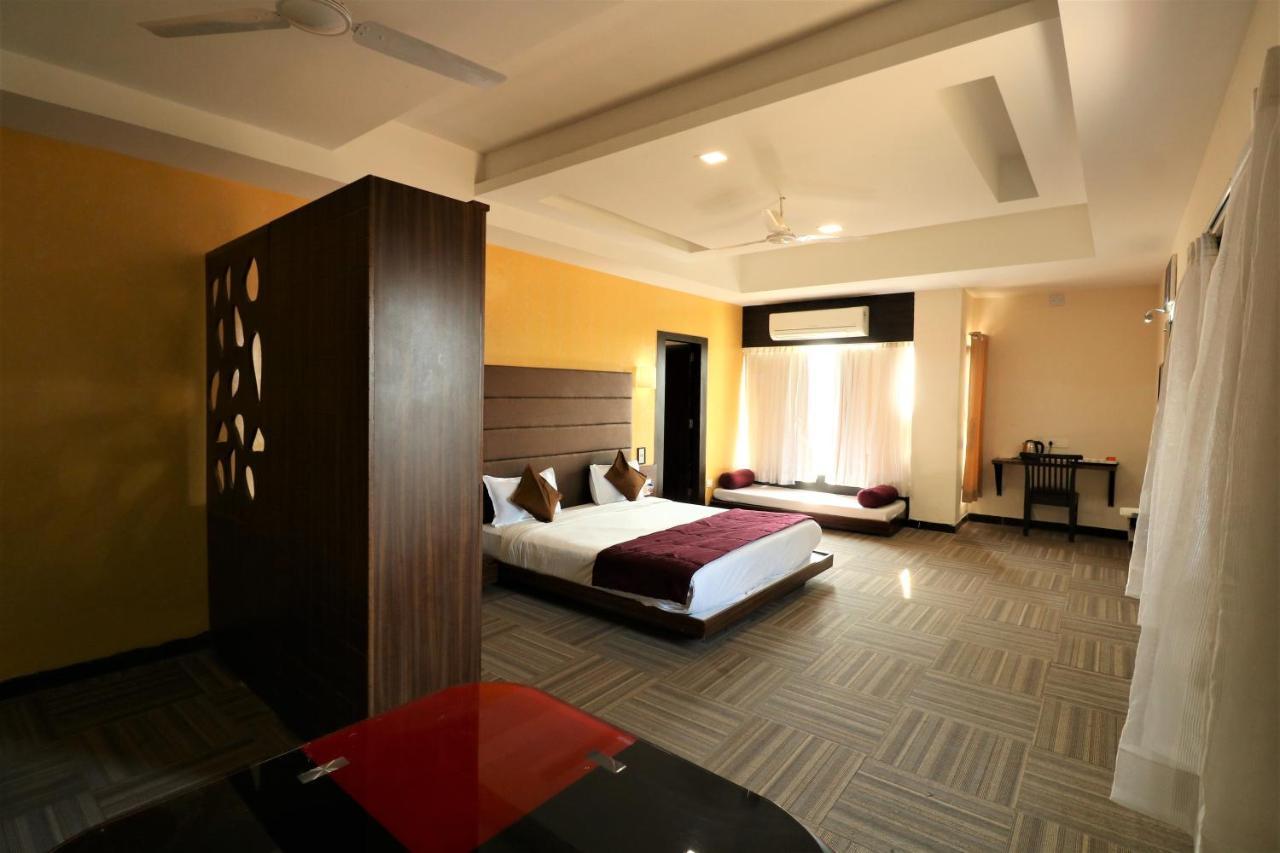 Goverdhan Greens Resort Dwarka L Hotels In Dwarka Extérieur photo