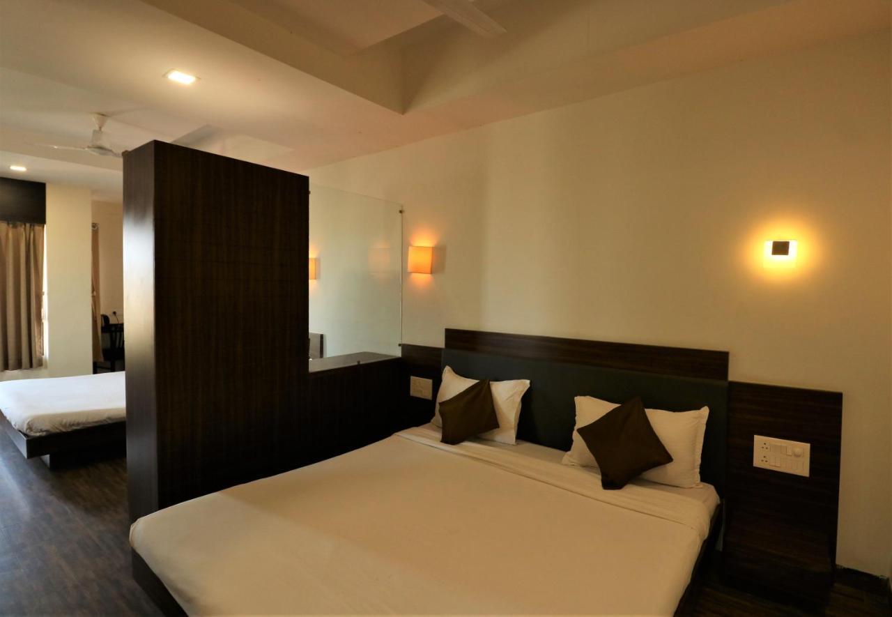 Goverdhan Greens Resort Dwarka L Hotels In Dwarka Extérieur photo