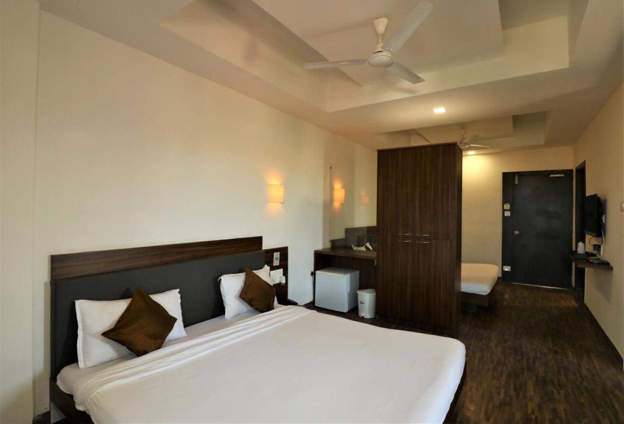 Goverdhan Greens Resort Dwarka L Hotels In Dwarka Extérieur photo