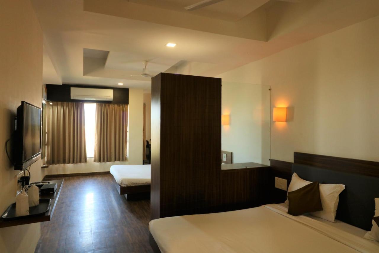 Goverdhan Greens Resort Dwarka L Hotels In Dwarka Extérieur photo