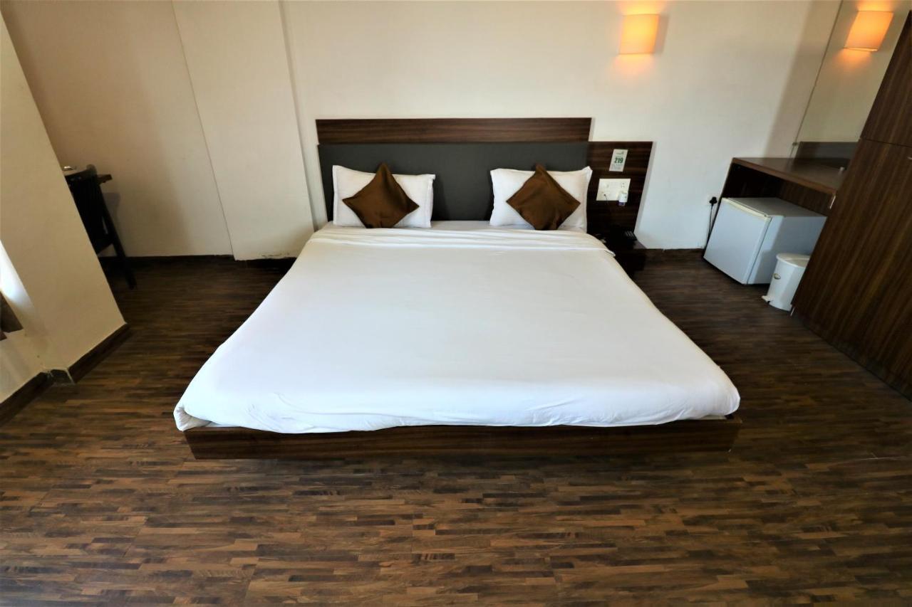 Goverdhan Greens Resort Dwarka L Hotels In Dwarka Extérieur photo